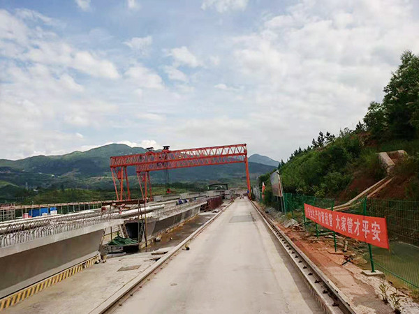 河北唐山龙门吊厂家详谈门机轨道的检查