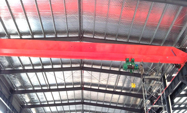 山东日照桥式起重机厂家讲解桁吊冲顶原因