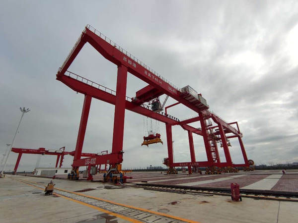港口码头常用山东日照35t45t轨道式集装箱龙门吊