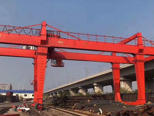 福建泉州40.5t集装箱龙门吊常用跨度有26米和30米