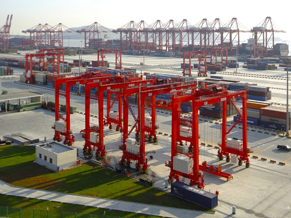 河北保定集装箱龙门吊厂家如何减少设备的故障率