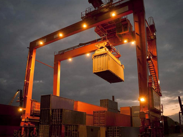 浙江台州集装箱龙门吊厂家分析设备的防锈措施