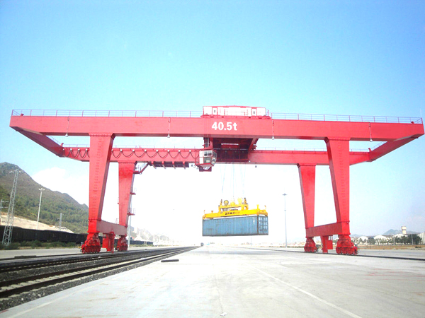 关于集装箱龙门吊的维护保养小知识