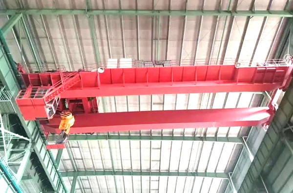 双梁起重机在钢铁行业中的应用优势