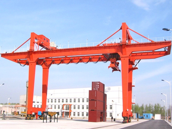 轨道式集装箱龙门吊的结构组成有哪些特点